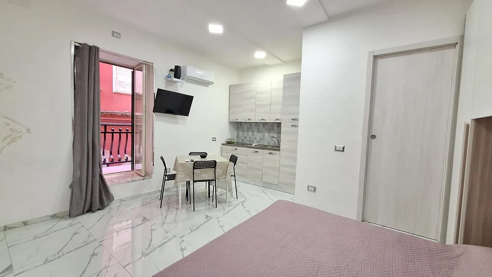 Diego_House Napoli Italia